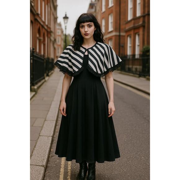 Gothic Striped Capelet O/S Black White Removable Collar Lace Trim Whimsygoth - Picture 1 of 7